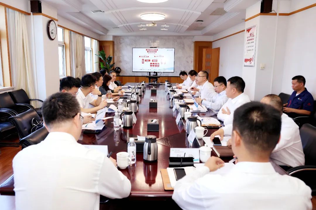 中國電氣裝備黨委書記、董事長李洪鳳到寶雞駐地企業(yè)調(diào)研