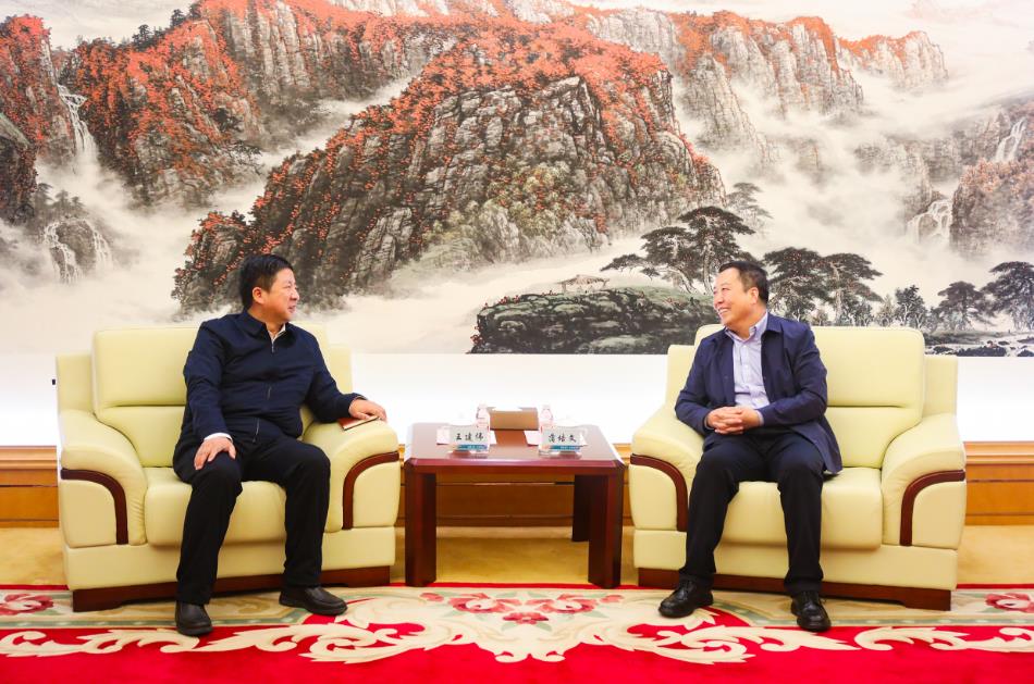 大唐甘肅公司黨委書記、董事長(zhǎng)王建偉與甘肅電投集團(tuán)黨委書記、董事長(zhǎng)蒲培文會(huì)談