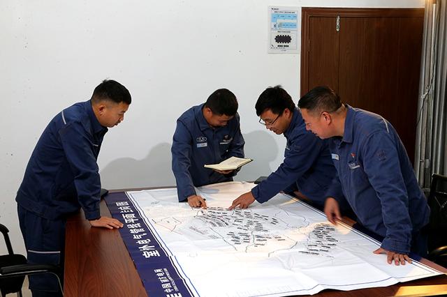 貴州興義供電局研發(fā)“智電擎鋒”機(jī)器人，實(shí)現(xiàn)營(yíng)配協(xié)同新突破