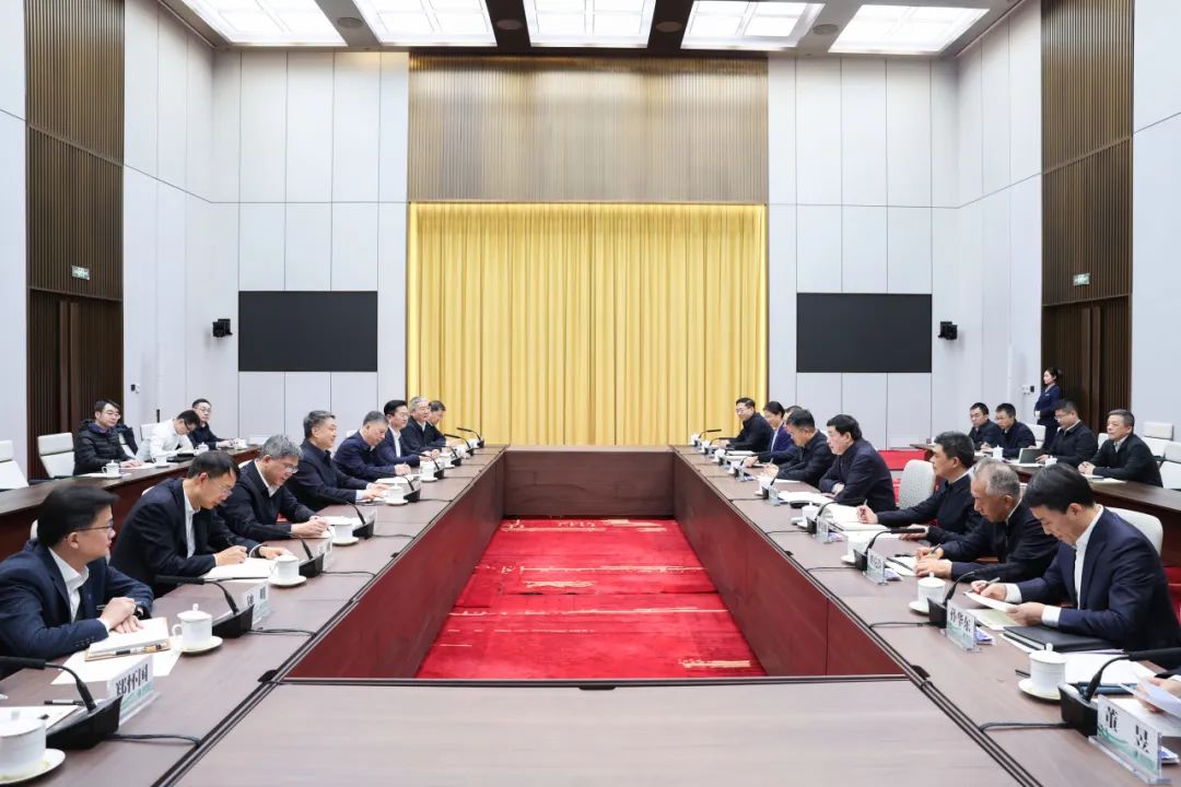 溫樞剛張文峰與國家電網(wǎng)董事長張智剛、總經(jīng)理龐驍剛會談