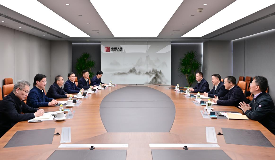 中國(guó)大唐董事長(zhǎng)鄒磊、總經(jīng)理張傳江與中廣核董事長(zhǎng)楊長(zhǎng)利、總經(jīng)理高立剛會(huì)談