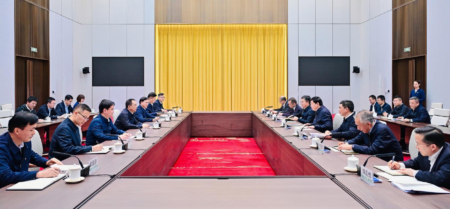 中國大唐集團董事長鄒磊、總經(jīng)理張傳江與國家電網(wǎng)董事長張智剛、總經(jīng)理龐驍剛會談