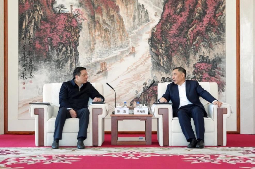 中國(guó)能建黨委書記、董事長(zhǎng)宋海良與湖州市委書記陳浩會(huì)談