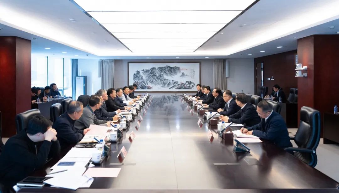 華電集團(tuán)董事長、黨組書記江毅與北京市政府黨組成員、副市長文獻(xiàn)舉行會談